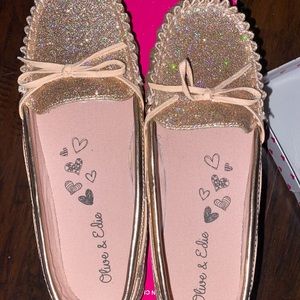 Rose gold moccasins NWT size kids 5 fits women’s 7